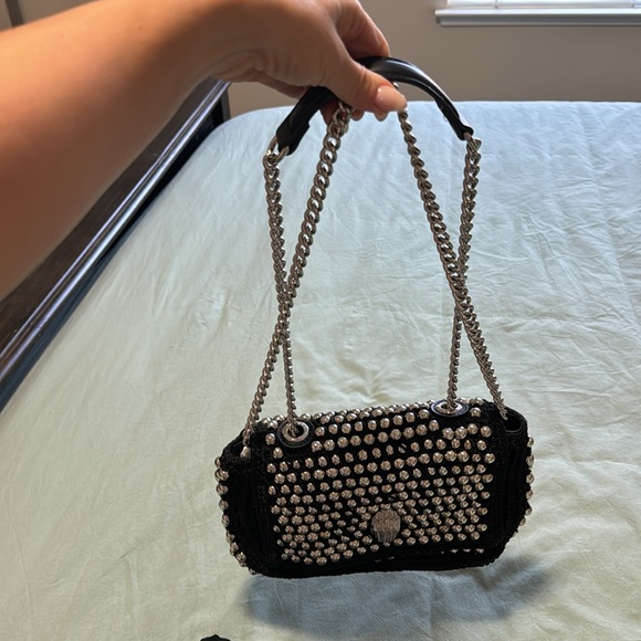 Kurt Geiger London Medium Crochet Kensington Black Silver Studs Chain Strap - Picture 3 of 10